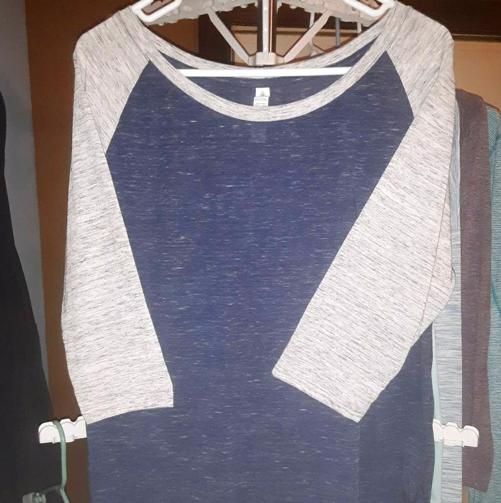 Firefly NWOT Women's Medium 3/4 Sleeve Shirt-Blue
